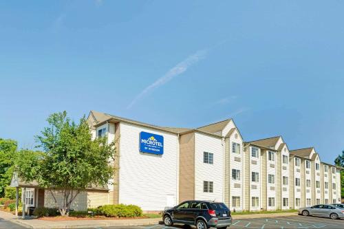 Roseville Hotel | Convenient Stay at Microtel Inn & Suites Detroit Roseville