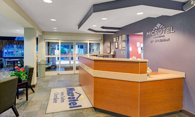 Cherokee Hotel | Discover Microtel Inn & Suites: Family-Friendly Retreat