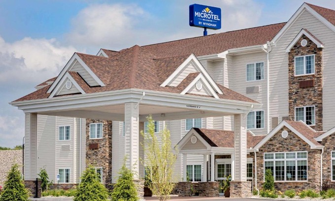 Clarion Hotel | Comfortable Stay at Microtel Inn & Suites by Wyndham Clarion