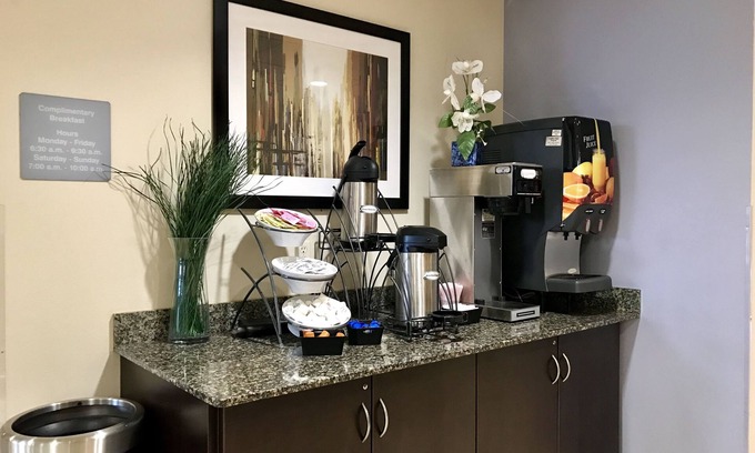Elkhart Hotel | Comfortable Microtel Inn & Suites Elkhart with Breakfast & More