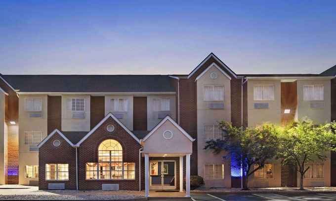 Florence Hotel | Comfortable Microtel Inn & Suites near Cincinnati Airport