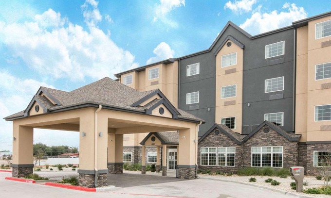 Lubbock Hotel | Comfortable Stay at Microtel Inn & Suites by Wyndham Lubbock