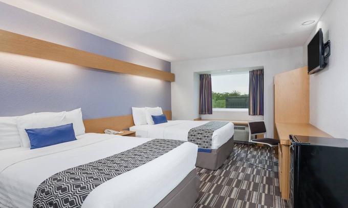 Ardmore Hotel | Convenient Microtel Inn & Suites: Breakfast and Family-Friendly