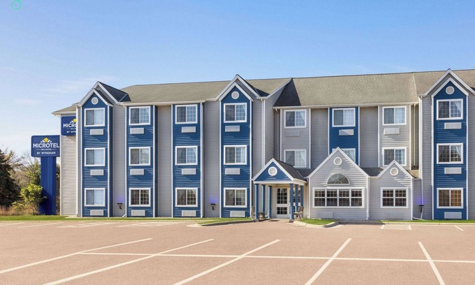 New Ulm Hotel | Discover Microtel Inn & Suites: Ideal for Family Getaways