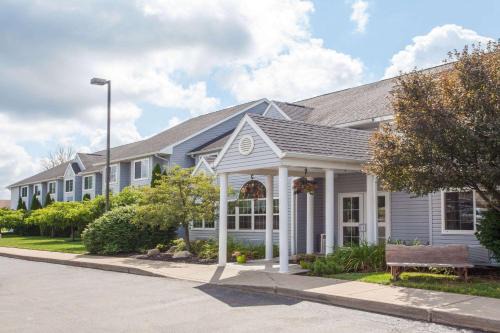 Springville Hotel | Pet-Friendly Getaway at Microtel Inn & Suites Springville