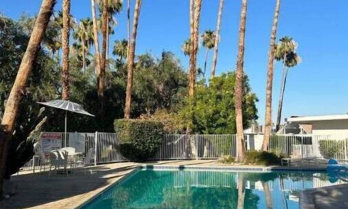 Magnesia Falls Cove Condo | Mid-Century Getaway in Rancho Mirage with Pool & Spa