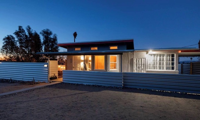 Twentynine Palms House | Pet-Friendly Mid Century Retreat Near JTNP and Marine Base