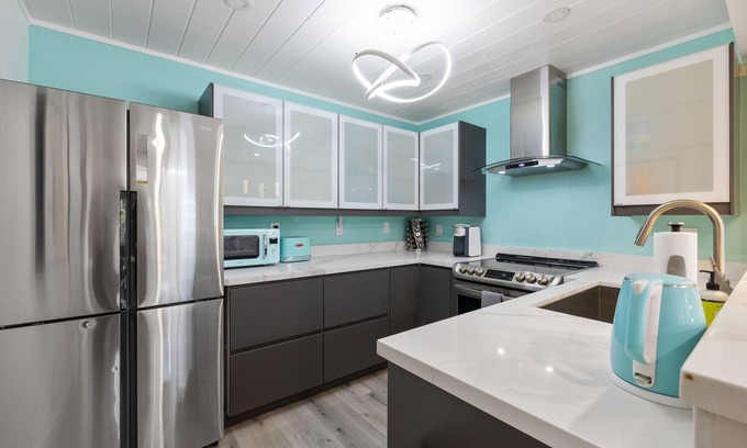 San Rafael Apartment | Modern Elegance Near Marin, SF, Sonoma & Napa with Ocean Views