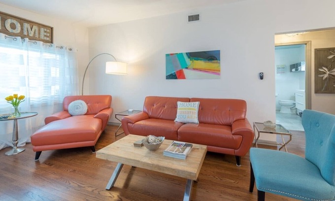 Audubon Park Apartment | Stylish Mid-Century Modern Escape Near Downtown & Parks
