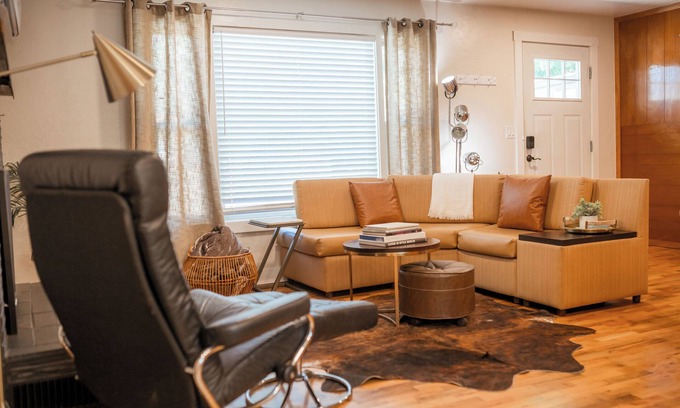 Phoenix House | Discover the Mid Century Modern Guest House Experience