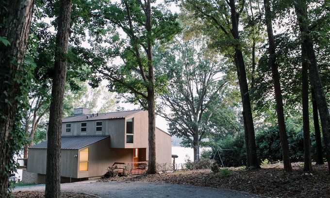 Southmont House | Inviting Mid-Century Modern Lake House with Private Pool