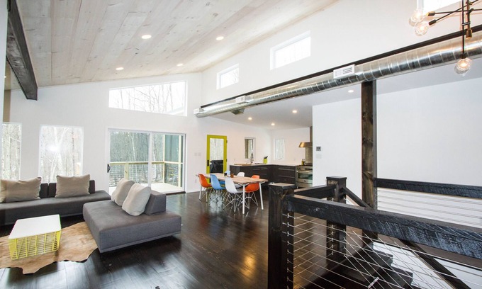 Narrowsburg House | Stylish Mid-Century Ranch Near River with Pool & Spa