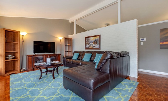 Winston - Salem House | Discover the Mid-Century Triad Gem with Kitchen Access