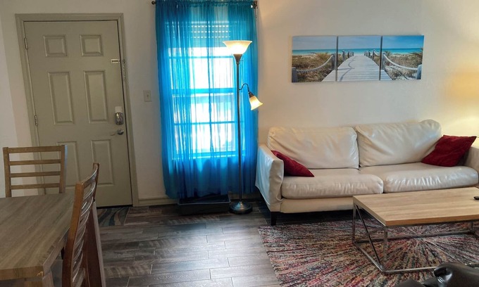 South Padre Island Condo | Cozy Oceanfront Condo with Keyless Entry & Free WiFi