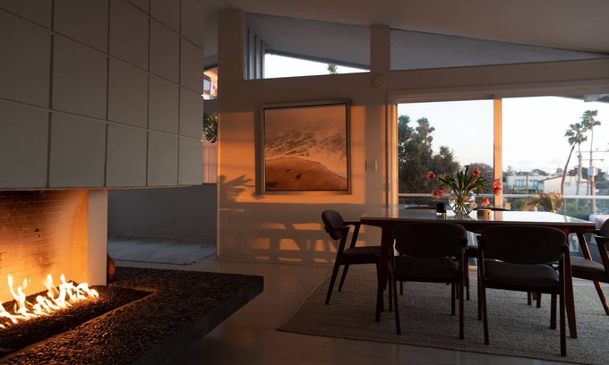 Laguna Beach House | Unforgettable MidCentury Modern Beach Home with Oceanfront Pool