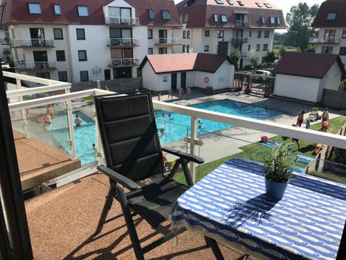 Middelkerke Apartment | Experience Middelkerke Green Garden: Ocean Views & Hot Tub