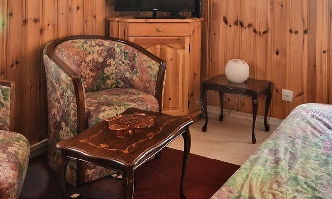 Grimentz Apartment | Cozy Flat for Families: Kitchen, Pet-Friendly & Great Space