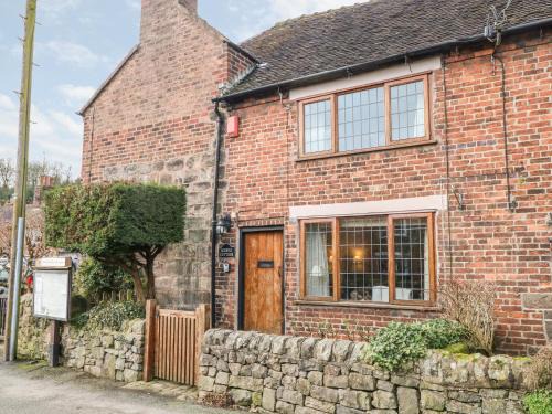 Endon House | Kid-Friendly Middle Cottage: 4-Star Stay with Top Ratings