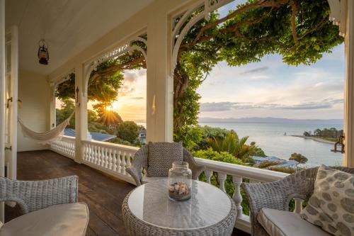 Britannia Heights Apartment | Middle Earth - Te Whare Rangi
