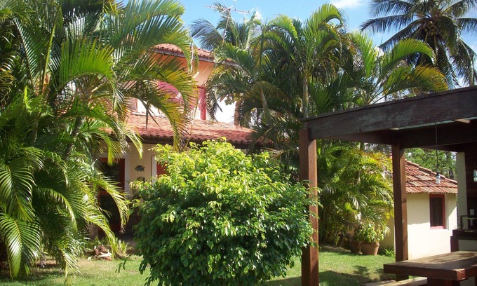 Alto da Cruz House | Beautiful Beachfront Retreat with Pool and Ocean Views