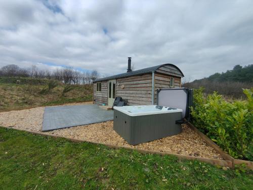 Pickering House | Cozy Holiday Homes with Ocean Views in Newton, UK