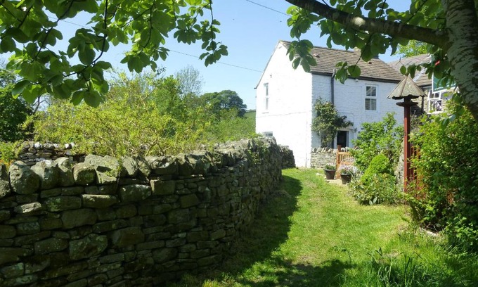 Eastgate House | Inviting Middlehope Cottage: Pet Friendly & 4-Star Rated Stay