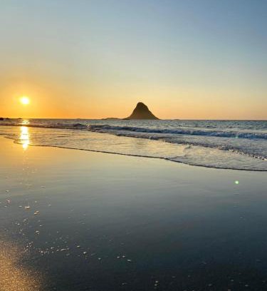 Bleik House | Oceanfront Retreat: Midnattsol Rooms and Cabins Await You