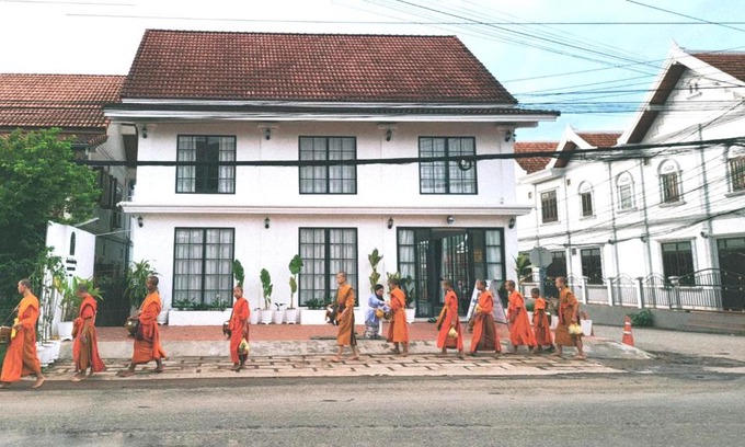 Luang Prabang Hotel | Budget-Friendly Midnight Blue Guesthouse: Child Friendly Retreat