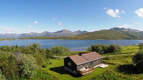 Bostad Apartment | Discover Lofoten: 4-Star Beachfront Retreat with Ocean Views