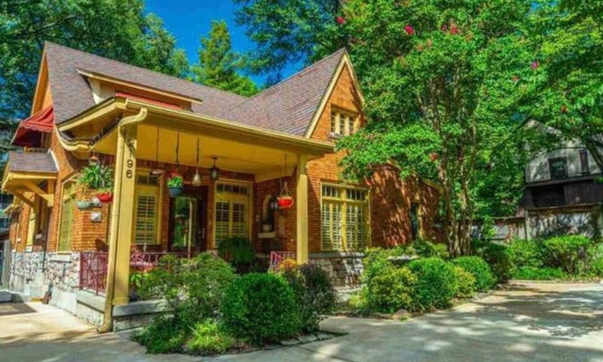 Midtown House | Midtown Bungalow - Steps from Overton Square Fun!