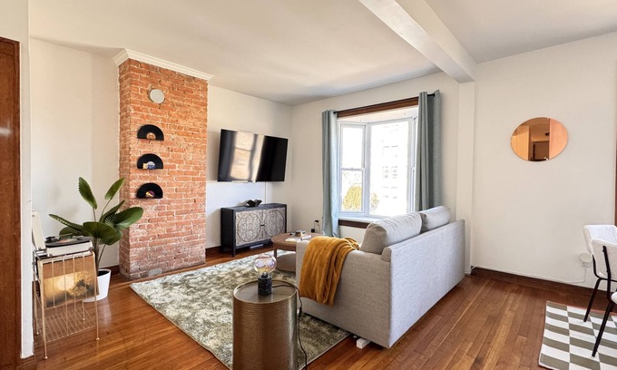 Midtown House | Midtown Gem: Family-Friendly Sound Booth @ Willis St Retreat