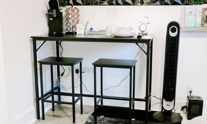 Midtown Apartment | Midtown Houston Studio with Fast Wifi and Breakfast Included