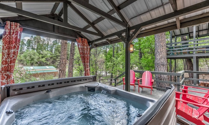 Ruidoso Cabin | MidTown Retro Riverfront Cabin: Hot Tub & Pet-Friendly Escape
