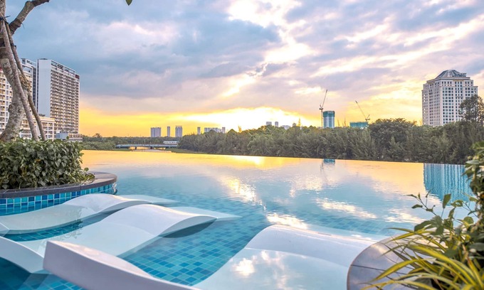 Phu My Hung Apartment | Discover Midtown The Peak By Dhome: Pet-Friendly Getaway