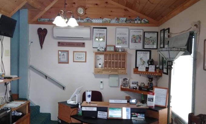 Cornish Hotel | Excellent Midway Lodging with Breakfast & Kid-Friendly Amenities