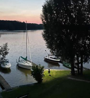 Ilawa House | Idyllic Lakefront Retreat with Pet and Child-Friendly Amenities