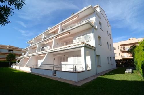 Els Griells Apartment | Pet and Child Friendly Stay at Migjorn Munt 1-1