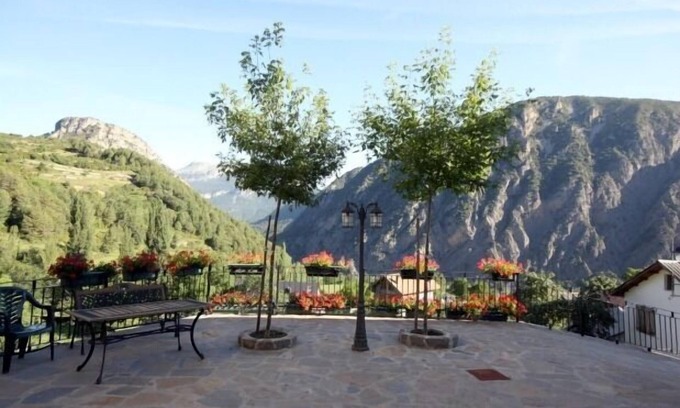 Saravillo Cottage | Top-Rated Miguelo Apartments with Kitchen for 4 Guests