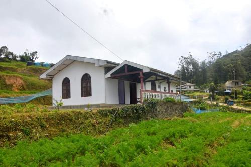 Nuwara Eliya House | Inviting Mihidum Sihina Guest with Breakfast & Family Amenities