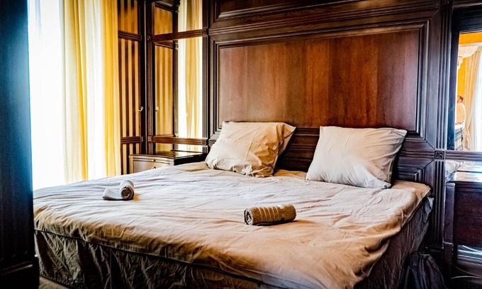 Ohanavan Hotel | Discover Mika Tun: Pet-Friendly Hotel with Breakfast