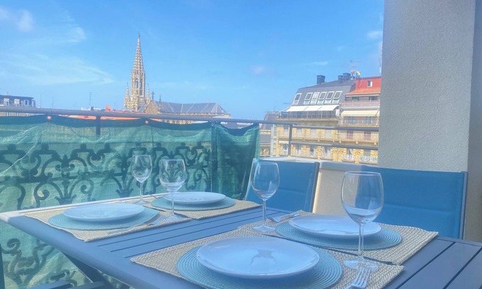 Egia Apartment | Mikain Cathedral View