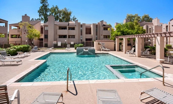 Cavalier Vista Condo | Cozy 1bd Retreat in Heart of Old Town with Pool & Spa