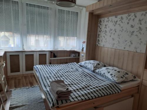 Szekszard Apartment | Budget-Friendly Mikes Apartman with Breakfast & 9/10 Rating