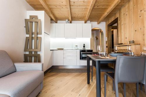 Temu Apartment | Relax at Miki's Home: Private Garden & Ocean View