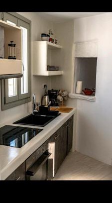 Amorgos Town Apartment | Discover Mikro Kastro: Family-Friendly with Top Reviews