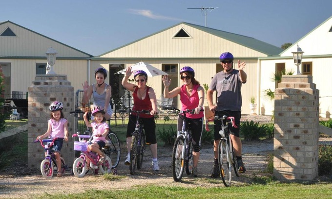 Milawa Bed & Breakfast | Explore Milawa Muscat Retreat B&B: 4-Star Guest Favorite