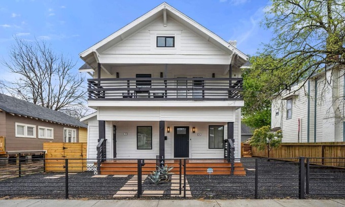 East Downtown Houston House | Explore Milby Home: Family-Friendly Duplex in East Downtown