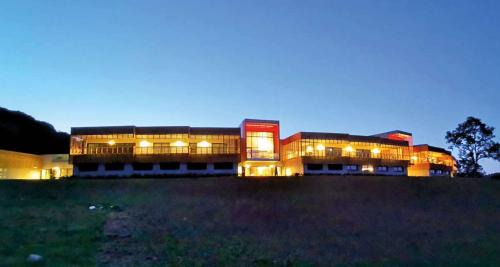 Besse-et-Saint-Anastaise Hotel | Experience Mildiss Hotel - BW Signature Collection's Oceanfront Bliss