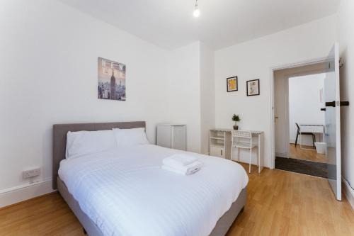Tower Hamlets House | Cozy Mile End Double Rooms with Kitchen & Child-Friendly Amenities