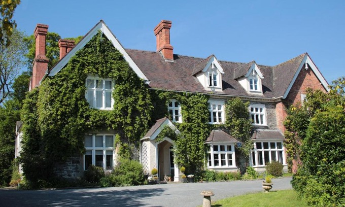 Milebrook Bed & Breakfast | Inviting Milebrook House: Pet-Friendly & Family-Ready Stay